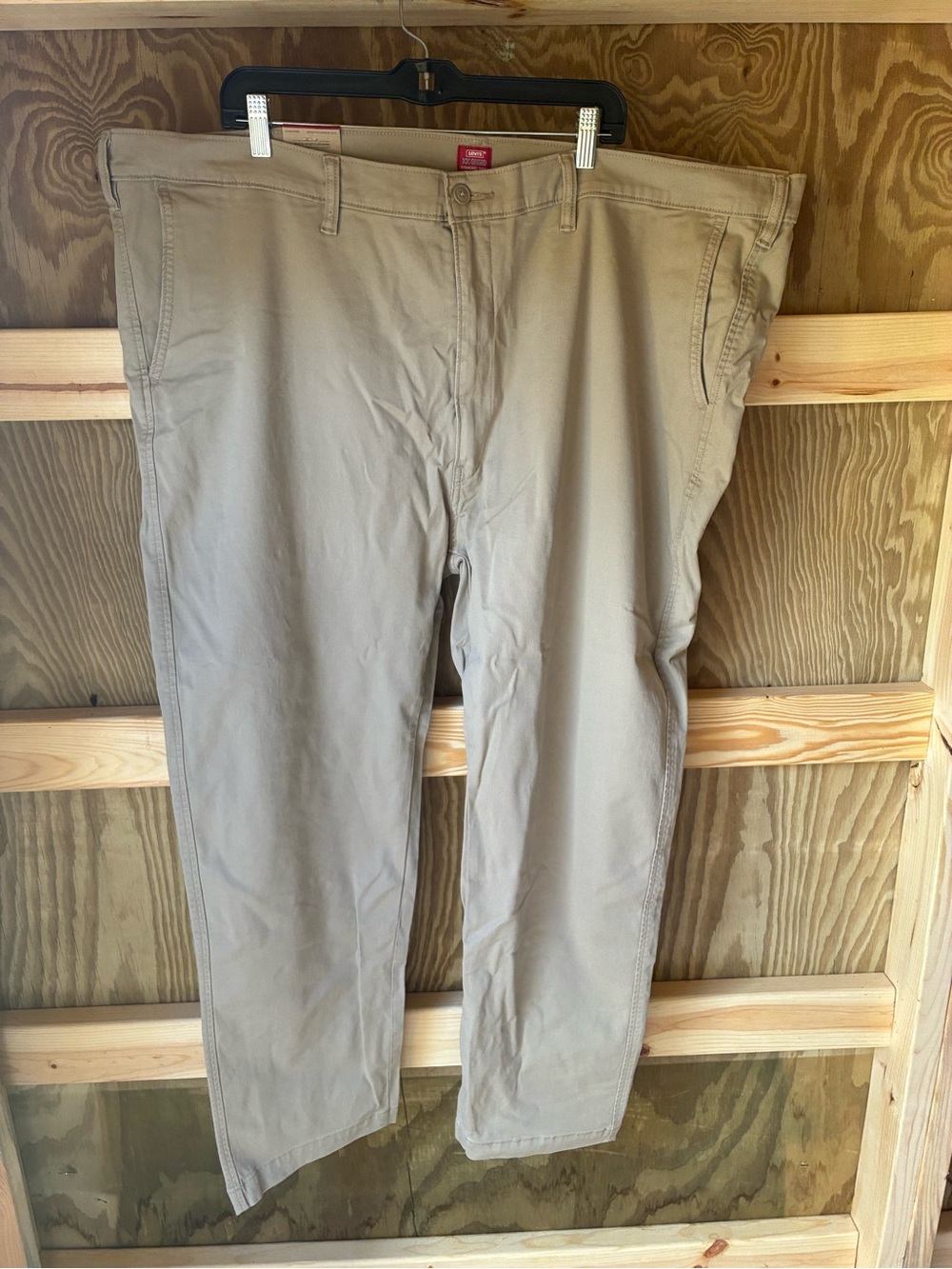 Levi's Men's Khaki Straight-Leg Chinos